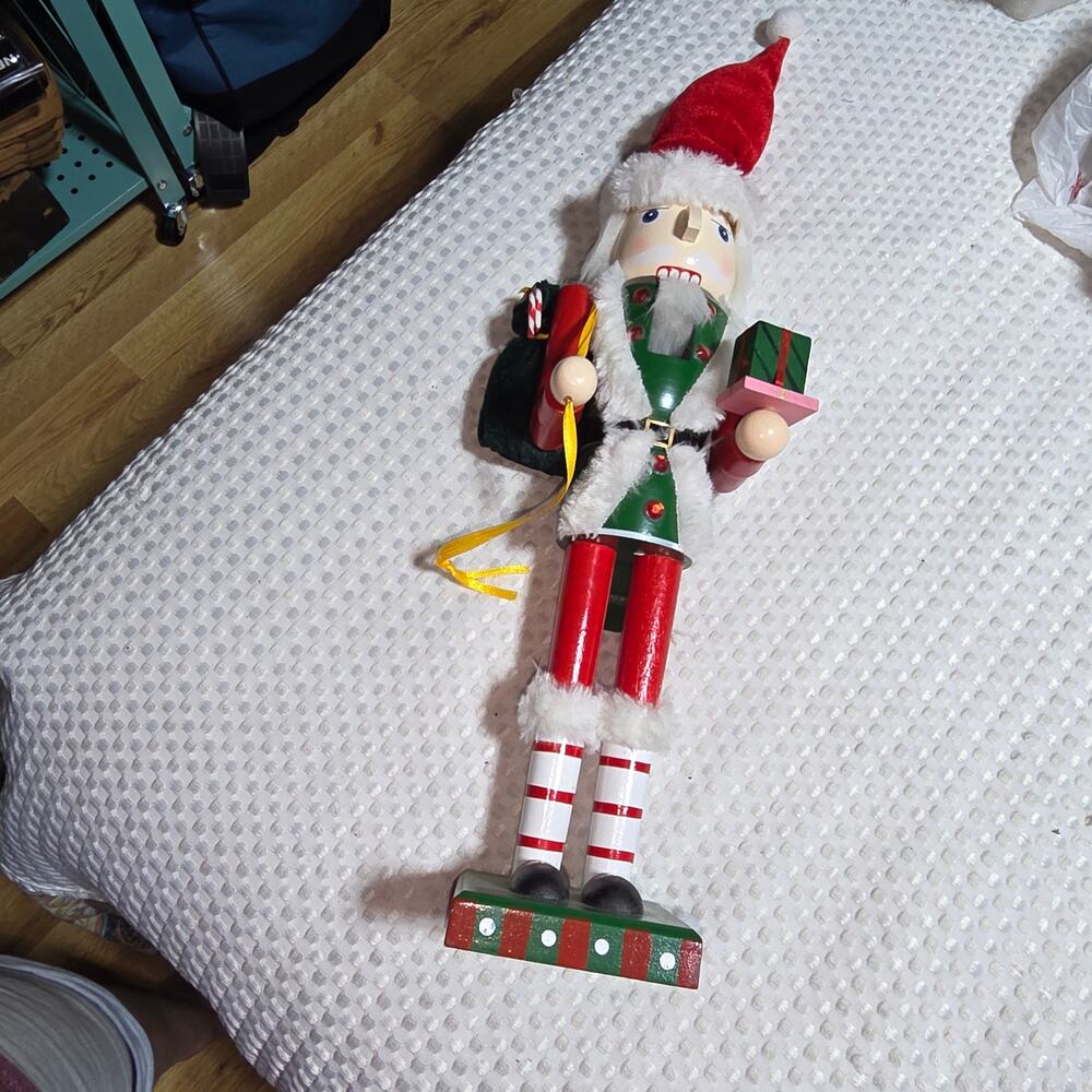 ASHLAND 15" SANTA BAG TOY NUTCRACKER